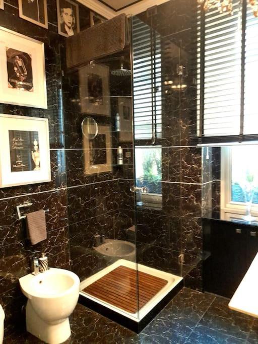Dimora Vespri Apartment Milan Bagian luar foto